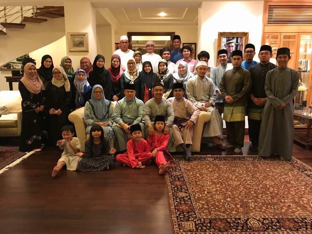 Hadirin Majlis Doa Kesyukuran di Seri Brunei.jpg
